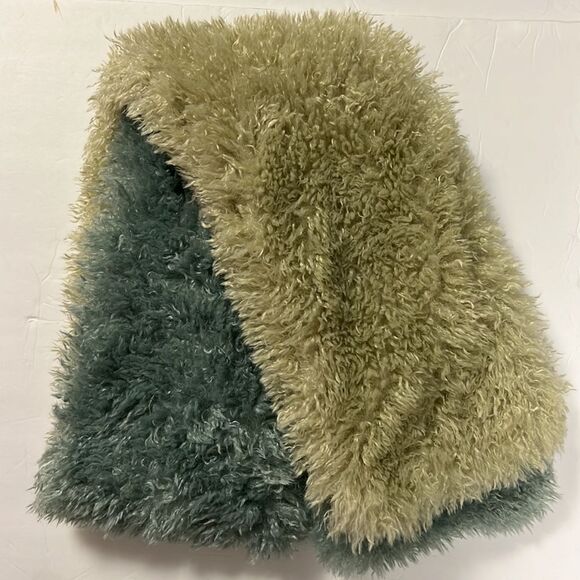 Anthropologie Fluffy Colorblocked Scarf in Mint - Picture 8 of 12